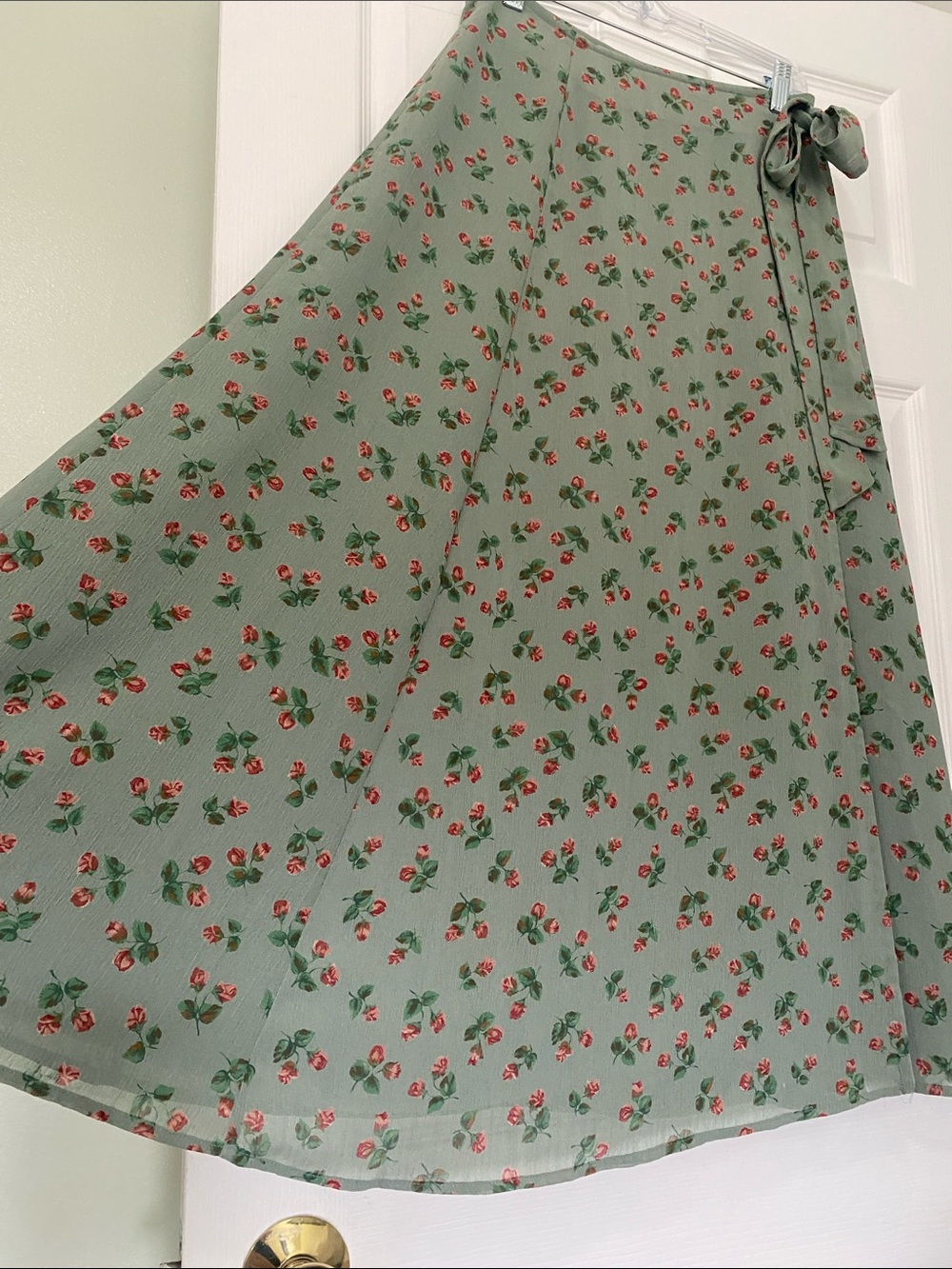 Liz Claiborne Sage Green Floral A-Line Wrap Skirt with Side Tie - Picture 4 of 17
